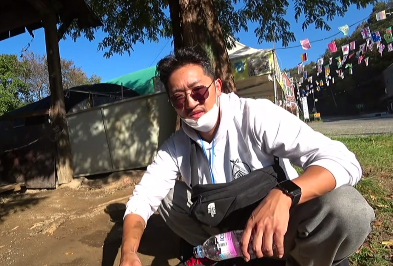 Striimaaja yritti auttaa koiraa, jonka hän bongasi kesken striimaussession Pohjois-Korean Gyeongsan -nimisessä kaupungissa.