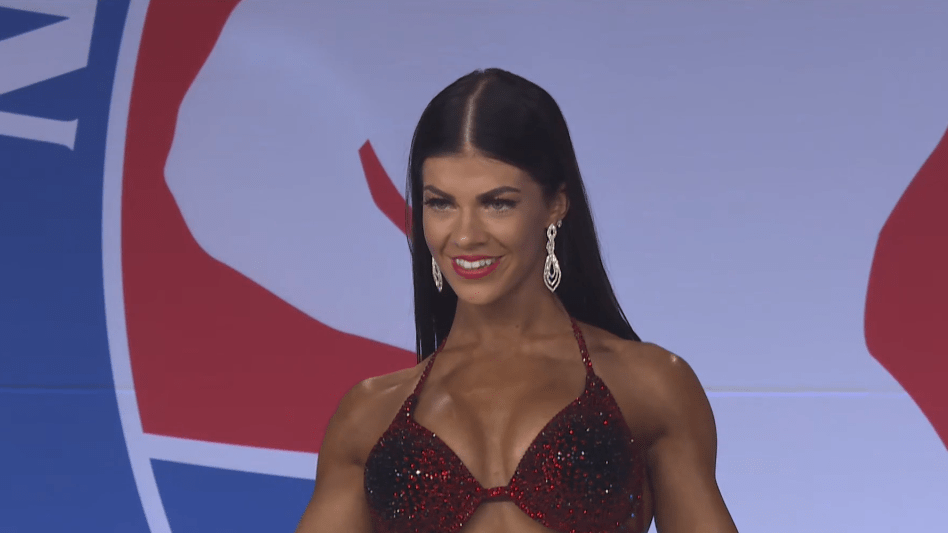 Somevaikuttaja ja Fitnesstähti Pernilla Böckerman sijoittui SM-pronssille bikini fitnessissä kahdessa eri luokassa Nordic Fitness Expossa.