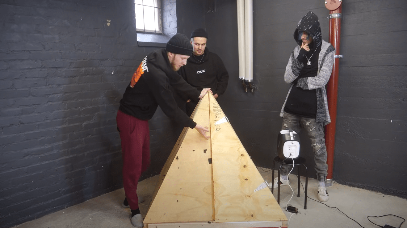 Slim Mill lukittuna pyramidin sisälle tuntikausia Iha Just Imus youtube-kanavan uudella videolla! Katso kuinka Slim Mill pärjäsi!