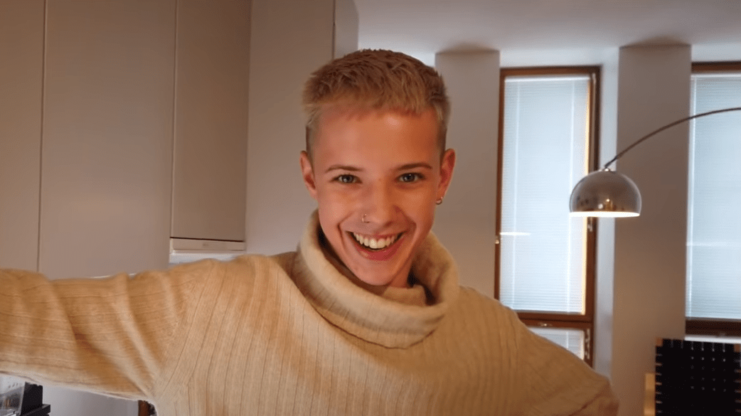 Tuure Boelius esittelee omistusasuntonsa tuoreella YouTube-videollaan yksityiskohtaisesti huone huoneelta.