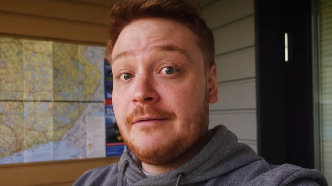 Uudella videolla Eeddspeaks heitti tikalla Suomen karttaa ja matkustaa kyseiseen paikkaan selvittämään, mitä sieltä löytyy.
