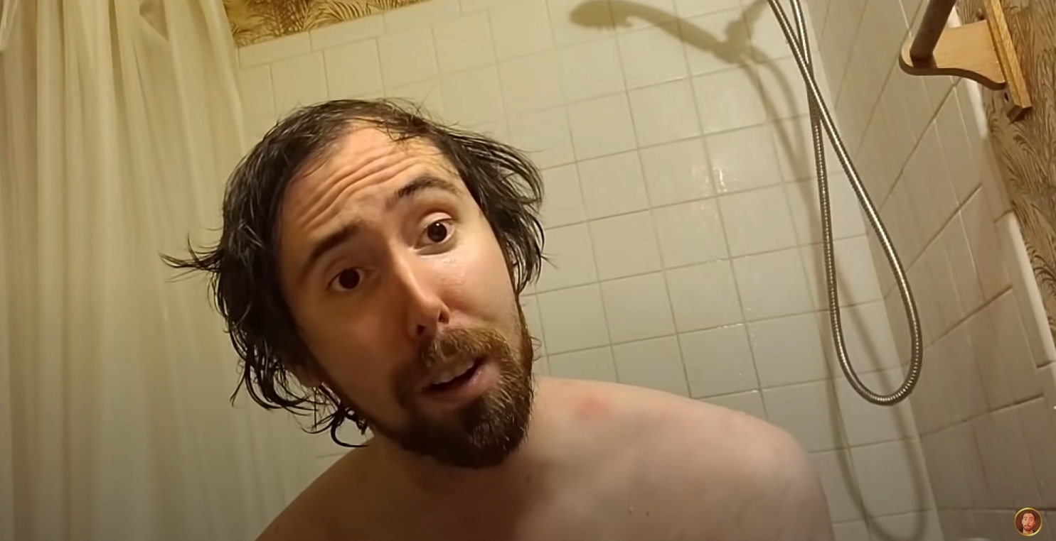 Striimaaja Asmongold keräsi 370 000 dollaria hyväntekeväisyyteen, syömällä elämänsä ensimmäisen salaatin, sekä käymällä suihkussa.