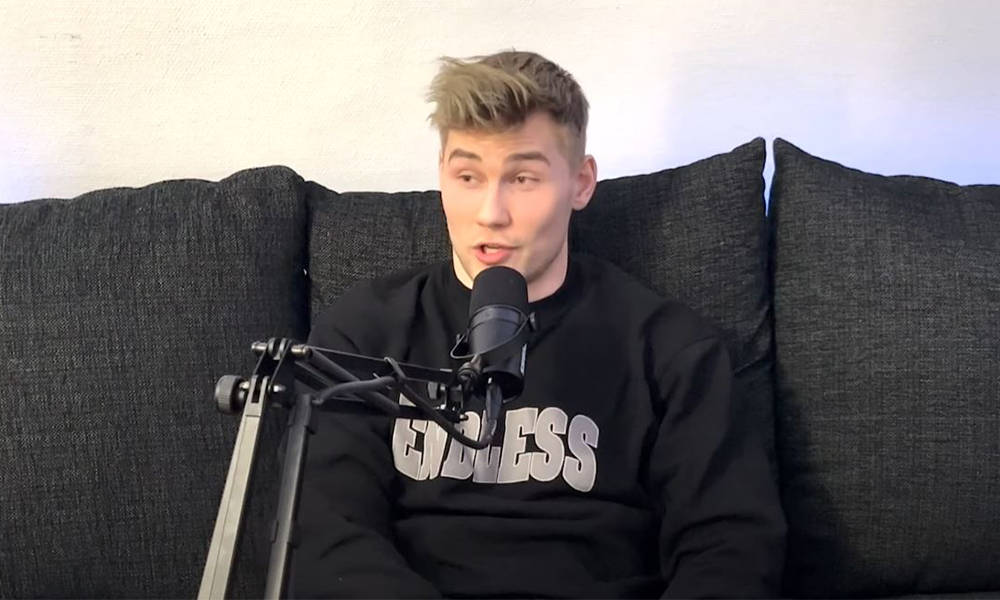 Suomalainen tubettaja Daniel Ahola haastaa Suomen somevaikuttajat nyrkkeilykehään, joka olisi YouTube Allstarsin kaltainen yleisötapahtuma. 