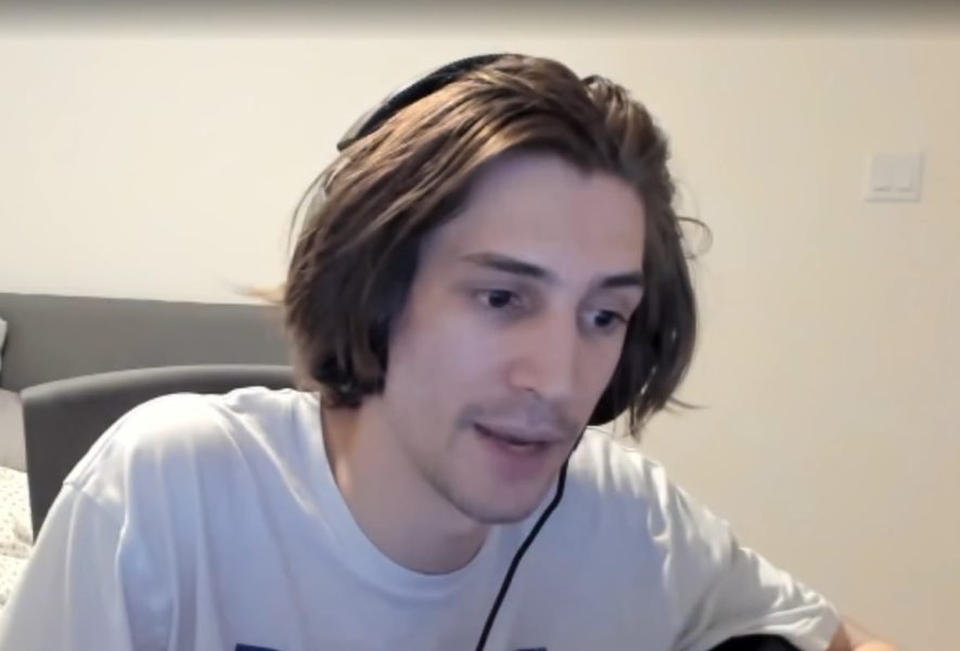 Twitch-katsoja lahjoitti xQc:lle lähes 200 kertaa. Lähes jokaisen lahjoituksen yhteydessä oleva teksti sisälsi negatiivisia kommentteja.