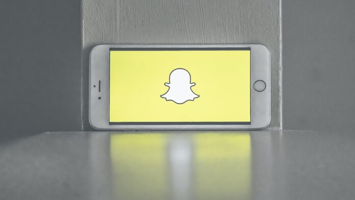 Snapchat puhelimessa. Katso maailman pisin Snapchat streak!