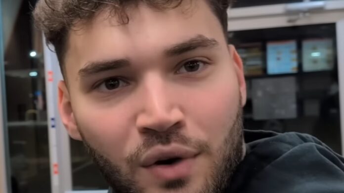 Adin Ross huuli pyöreenä. Adin Ross kritisoi Twitchiä!