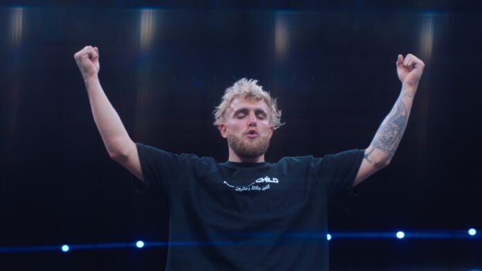 Jake Paul nyrkit ilmassa. Jake Paul ja Anthony Joshua kohtaavat yllätysottelussa!